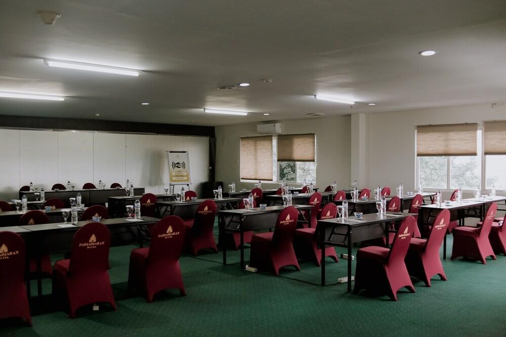 Padjadjaran Hotel Bogor Exteriör bild