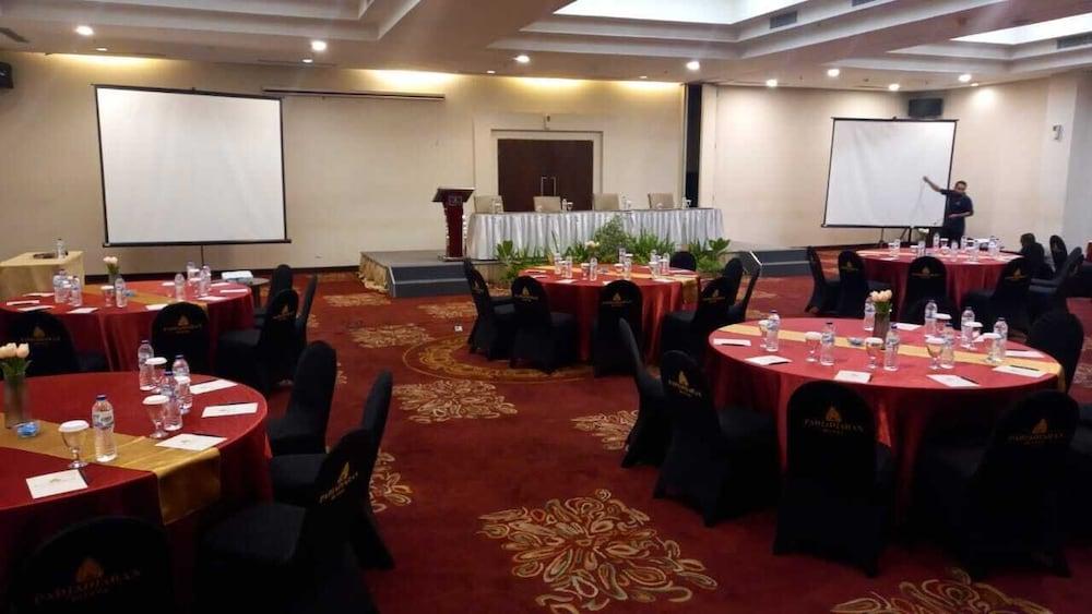 Padjadjaran Hotel Bogor Exteriör bild