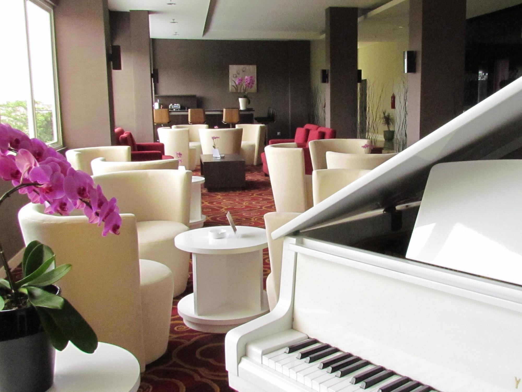 Padjadjaran Hotel Bogor Exteriör bild